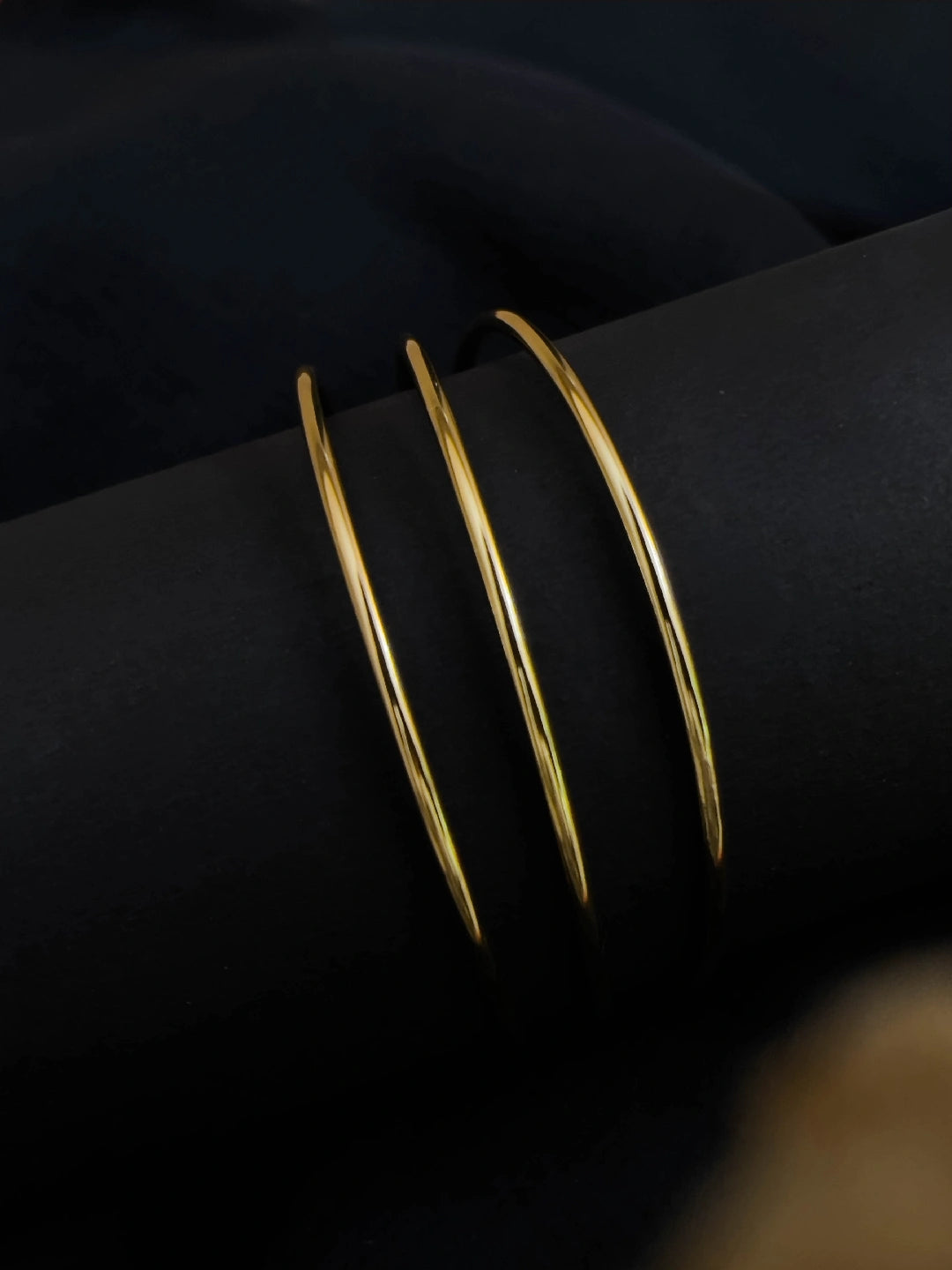 Ishhaara Set Of Three Elite Chunky Gold Bangle