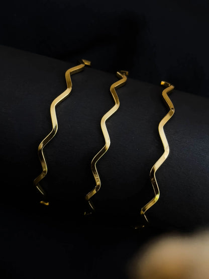 Ishhaara Set Of Three Zig Zag Gold Bangle