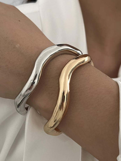 Ishhaara Set Of Two Sculpt Wave Bangle