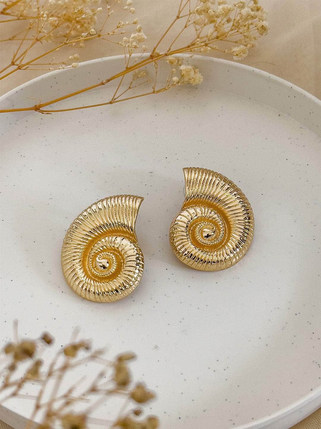 Ishhaara Shell Stud Earrings