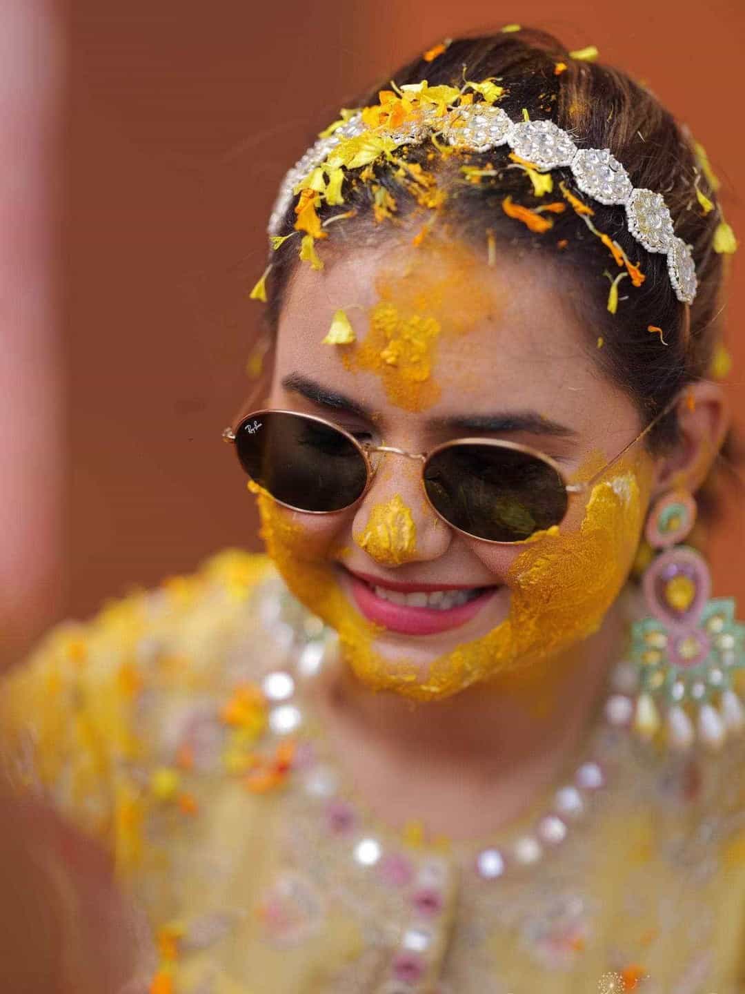 Ishhaara Shikha Sharma In Floral Kundan Studded Hair Band