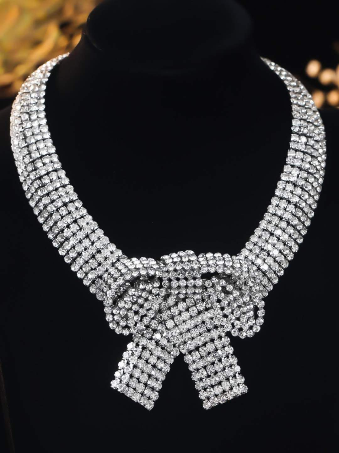 Ishhaara Shine Bow Necklace And Bow Earring Set