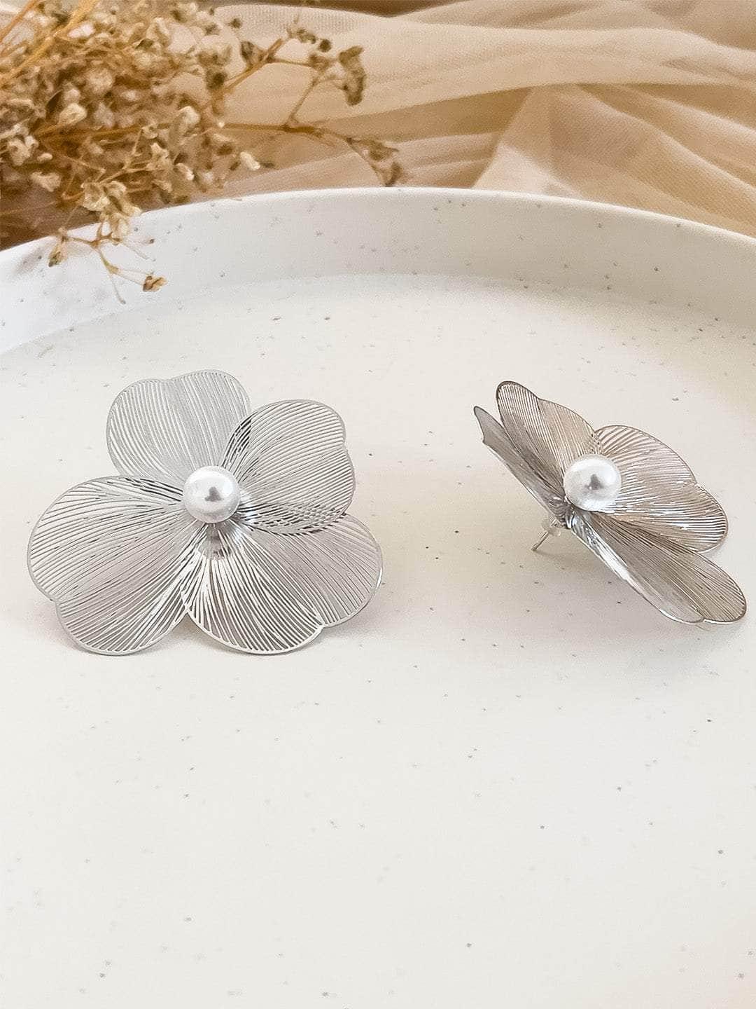 Ishhaara Shriya Pilgaonkar In Camellia Brushed Finish Stud Earrings