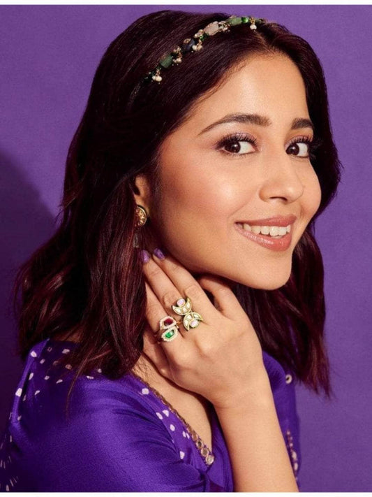 Ishhaara Shweta Tripathi Sharma In Oblong Kundan Pearl Ring Red