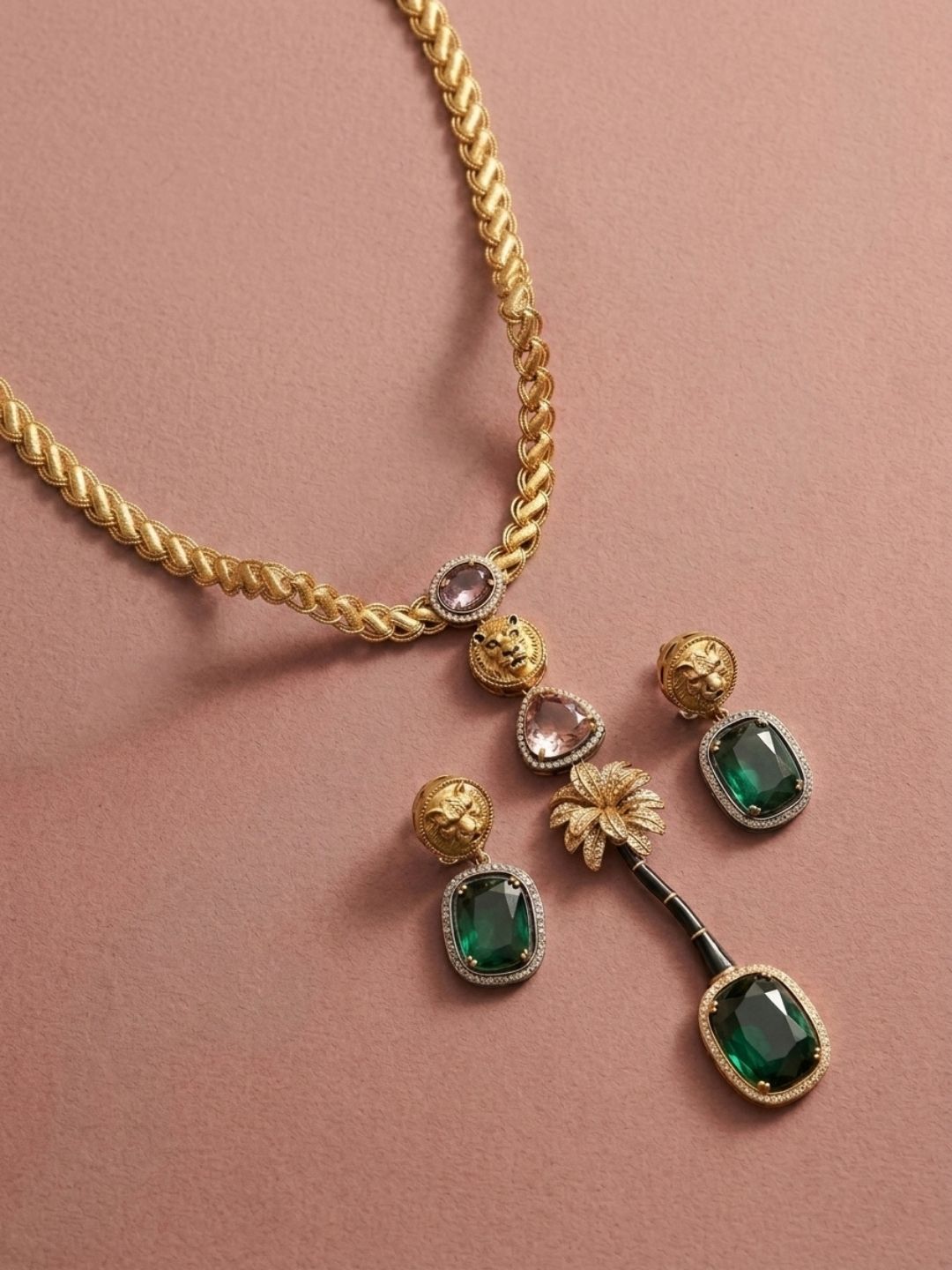 Ishhaara Signature Luxurious Necklace