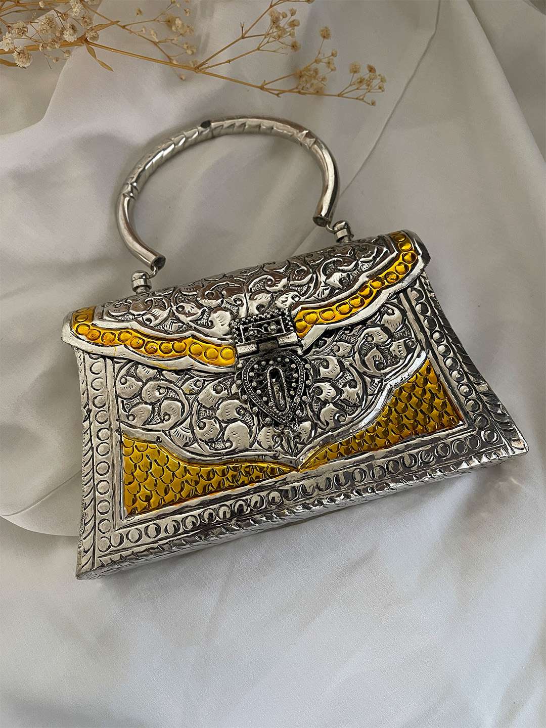 Ishhaara Silver Floral Pattern Handbag