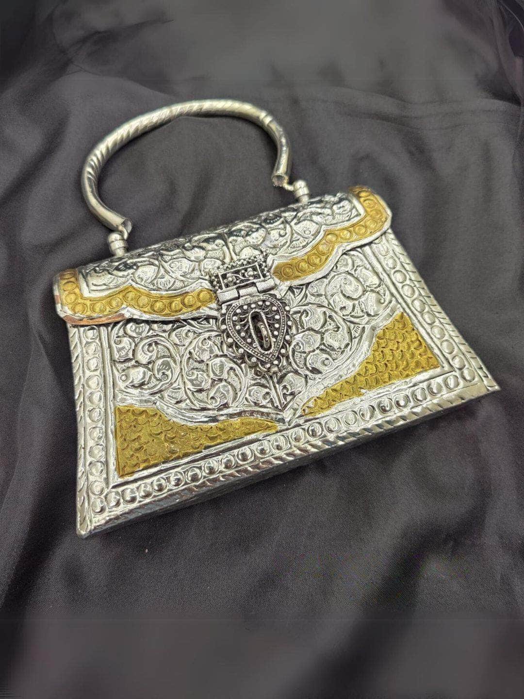 Ishhaara Silver Floral Pattern Handbag