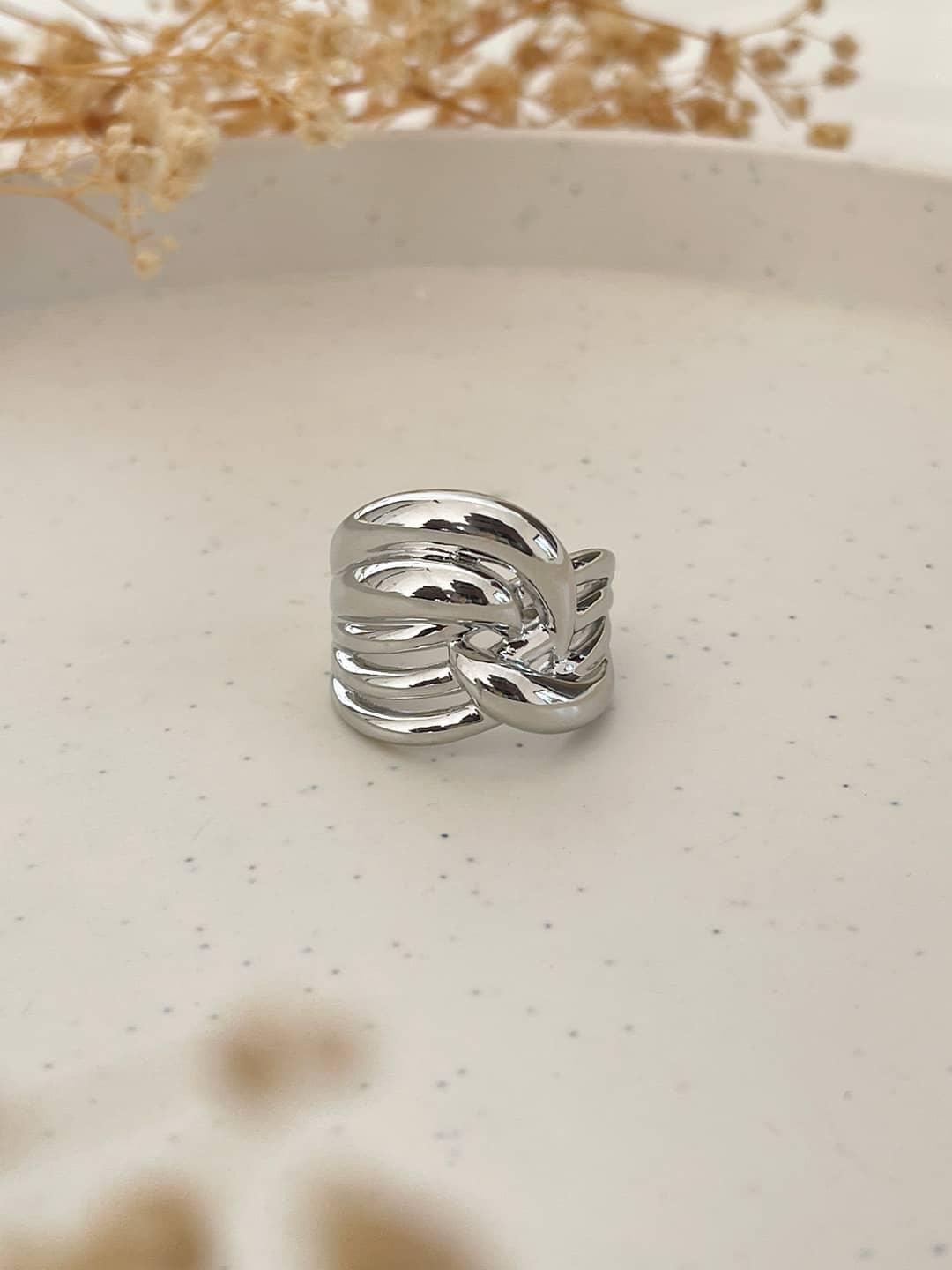 Ishhaara Silver Knot Ring