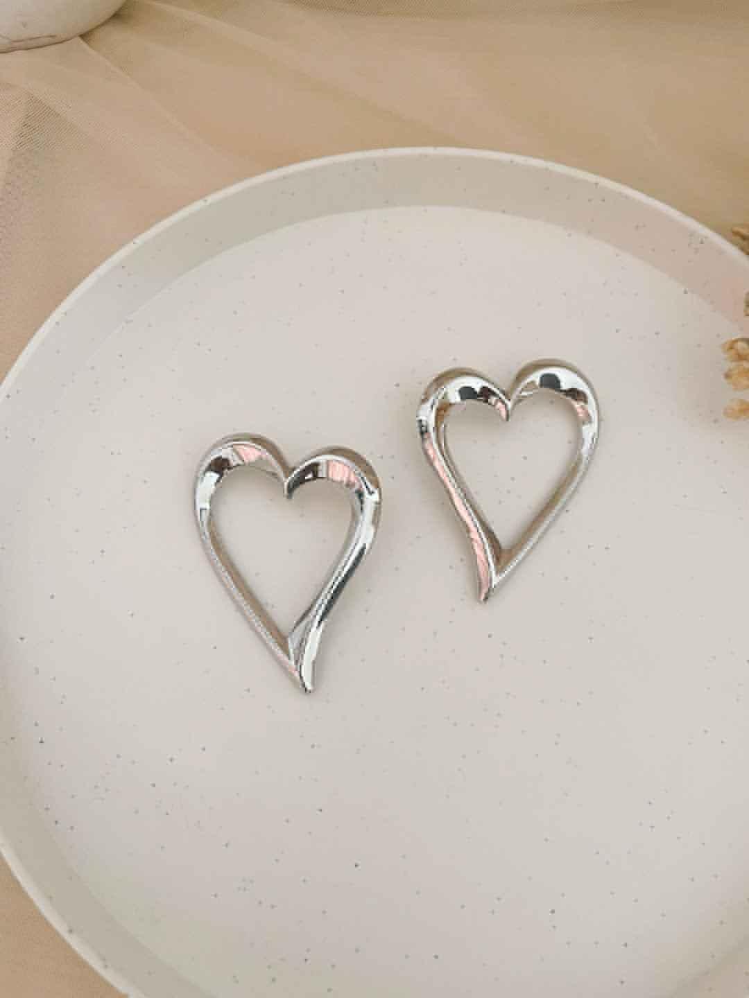 Ishhaara Silver Open Heart Earrings