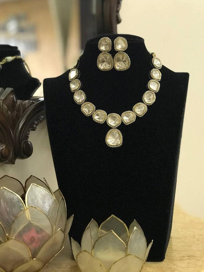 Ishhaara Polki Stone Ad Outline Necklace