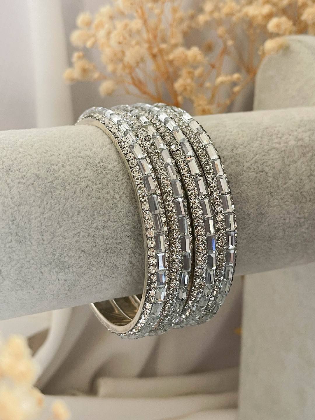Ishhaara Silver Regal Grace Bangles