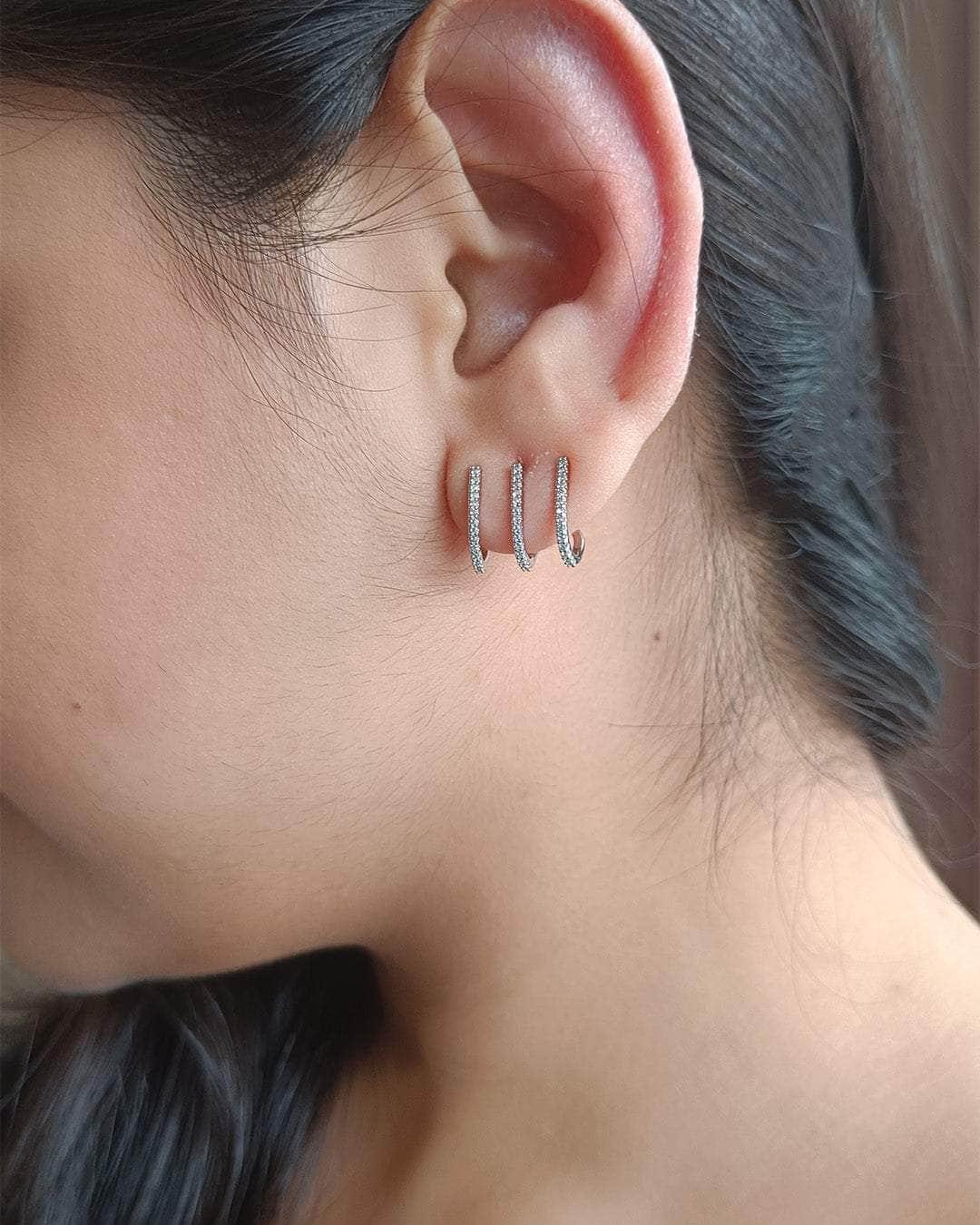 Ishhaara Silver Sobhita In Rhinestone Decor Ear Cuff