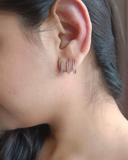 Ishhaara Sobhita In Rhinestone Decor Ear Cuff