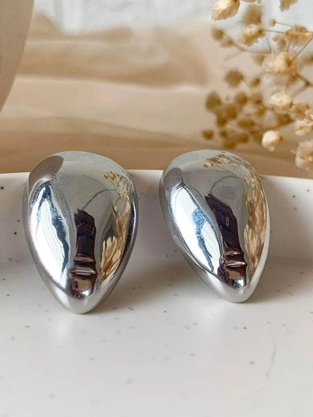 Ishhaara Striking Tear Drop Earrings Silver