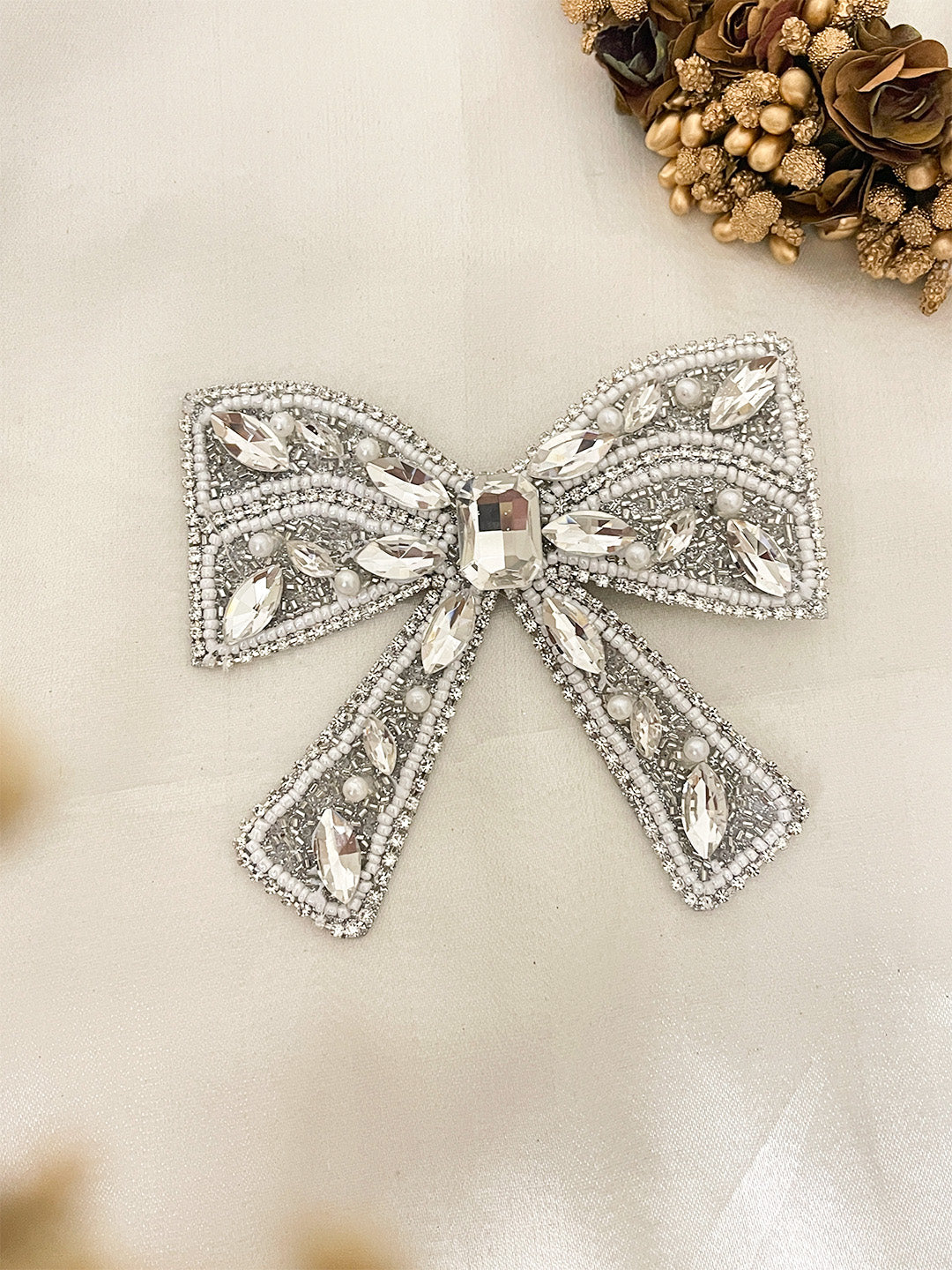 Ishhaara Gold Stylish Cute Bow Hairclip