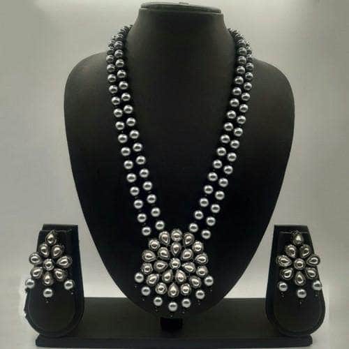 Ishhaara Silver Victorian Pearl Pendant Necklace Set