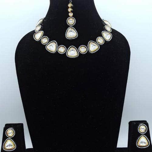 Ishhaara Simple Ad Kundan Dual Tonned Necklace Set