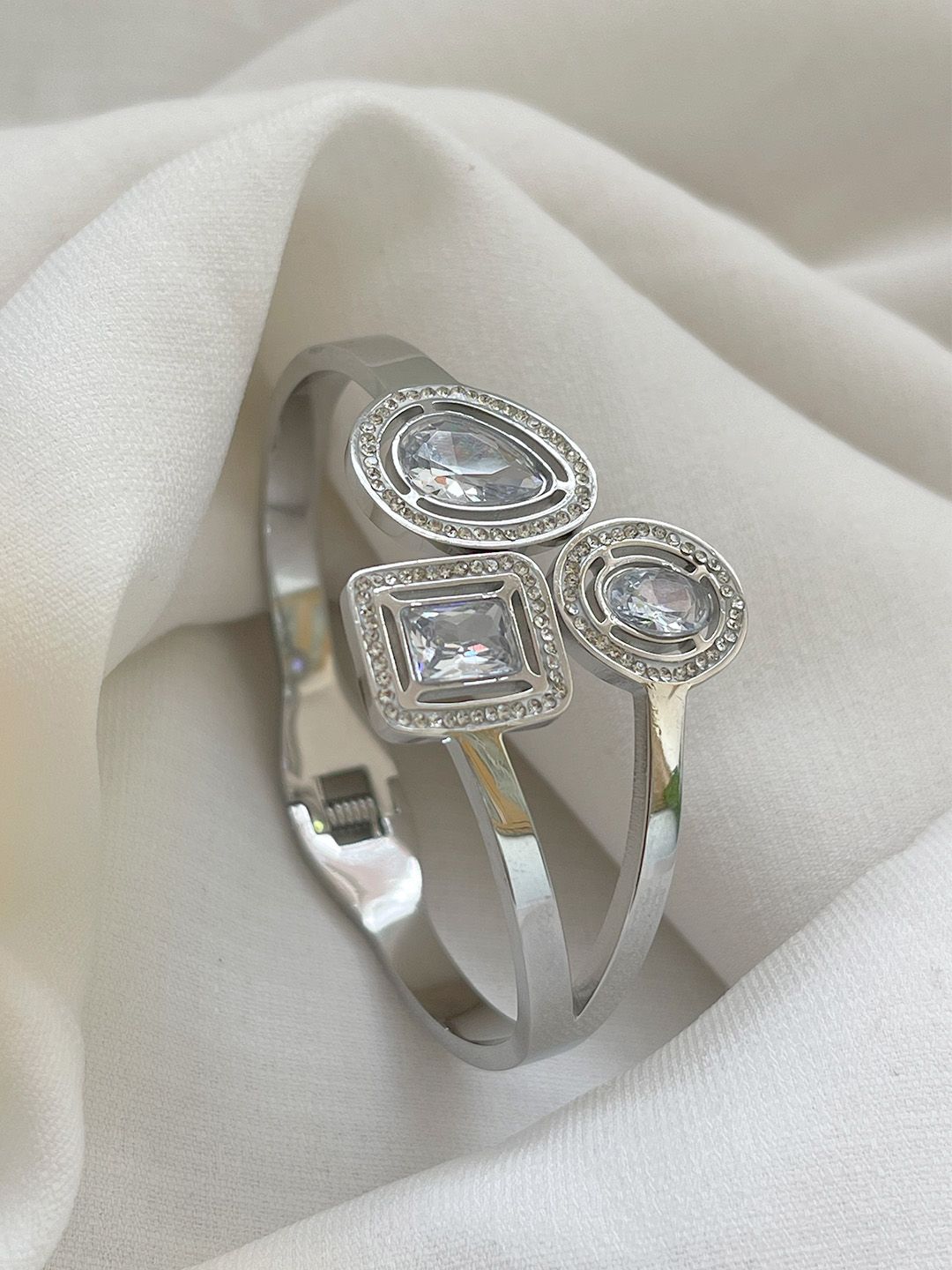 Ishhaara Simple Geometric Cubic Zirconia Silver Color Bangle Bracelet