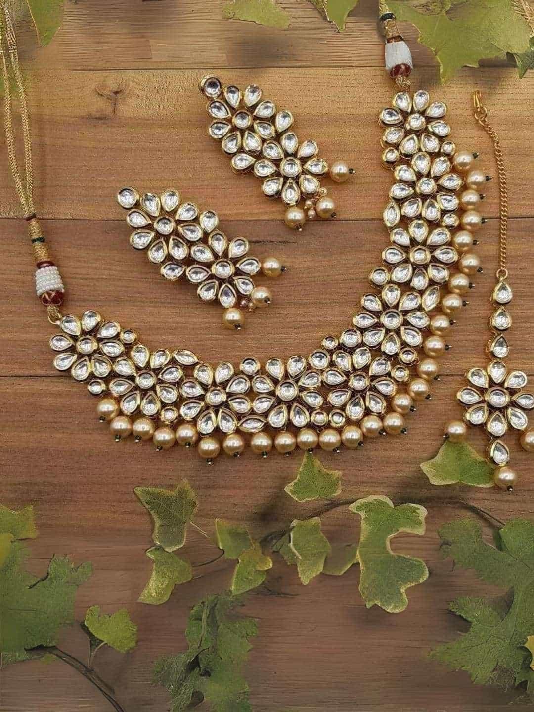 Ishhaara Simple Kundan Choker With Pearls Necklace Set