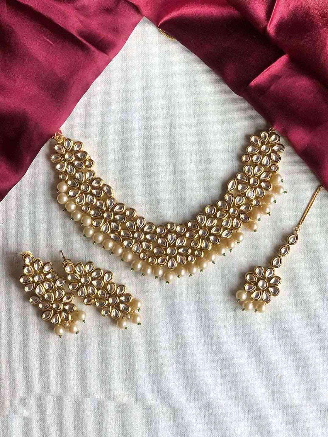Ishhaara Simple Kundan Choker With Pearls Necklace Set