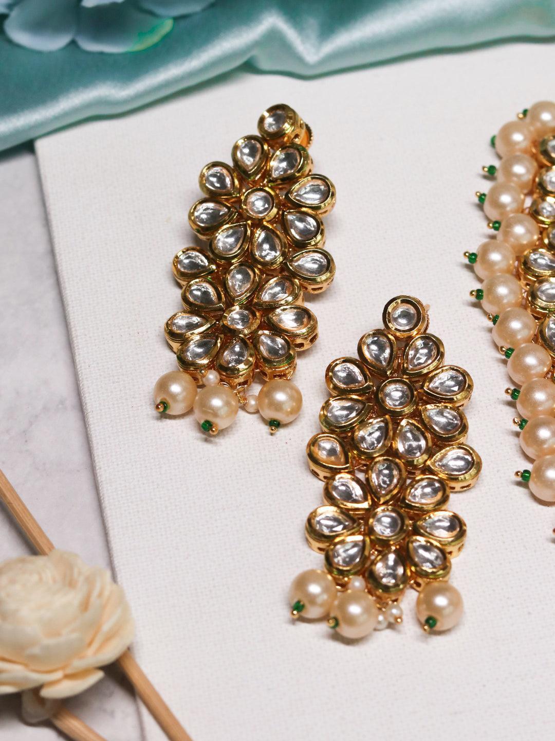 Ishhaara Simple Kundan Choker With Pearls Necklace Set