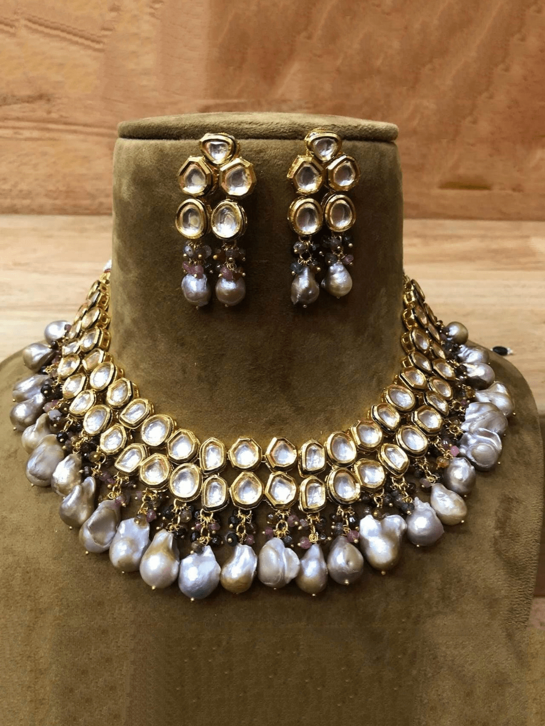 Ishhaara Simple Kundan Necklace With Baroque Beads