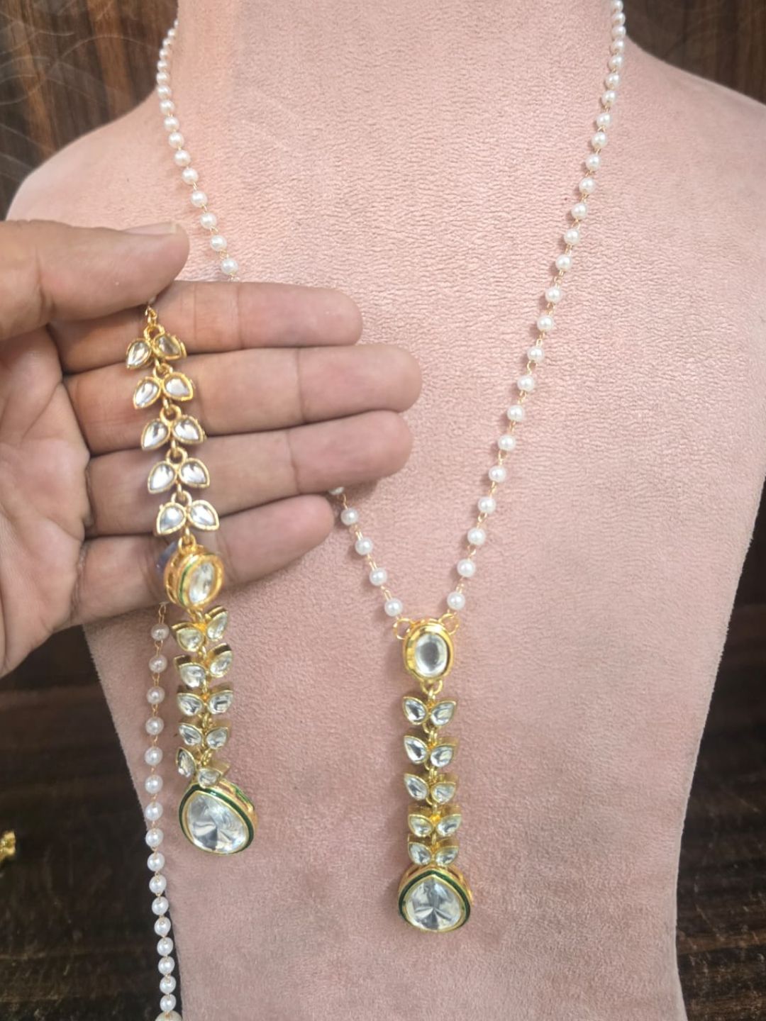 Ishhaara Simple Kundan Pendant Necklace