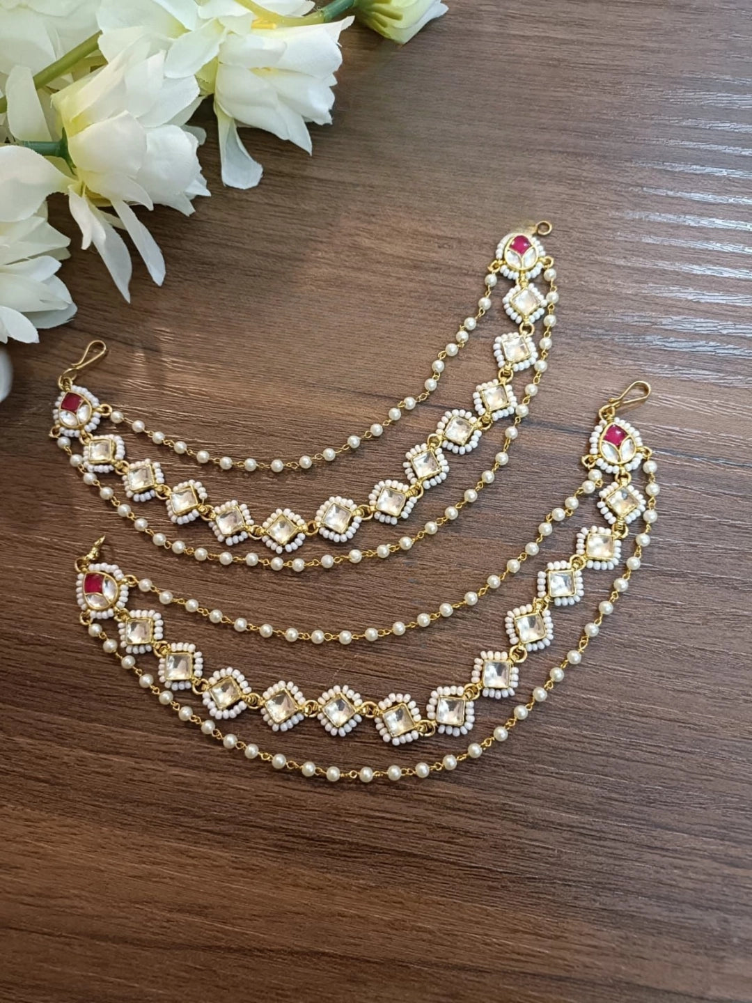 Ishhaara Simple Kundan Studded Ear Chain