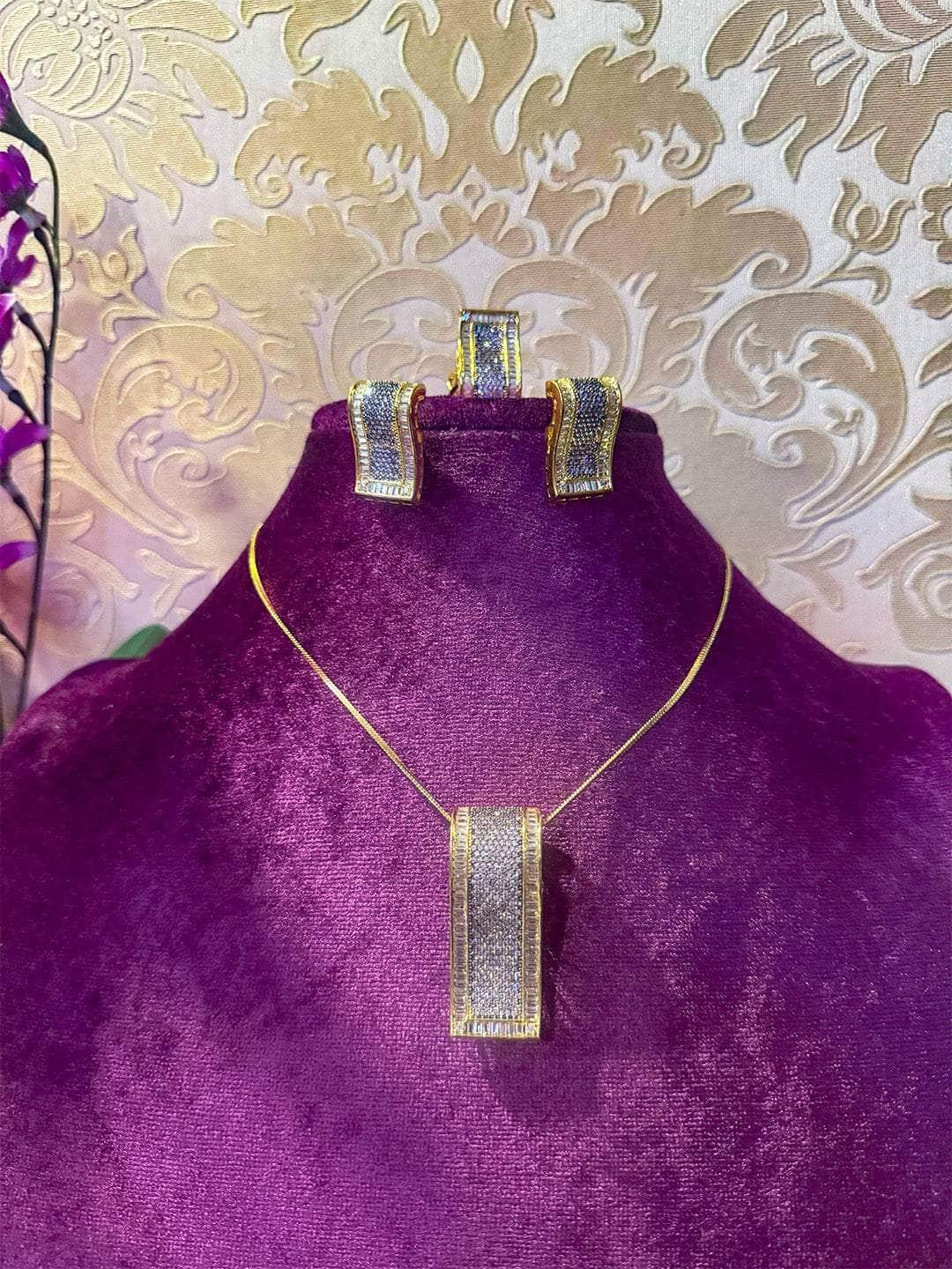 Ishhaara Simple Square Gold Bar With Ring