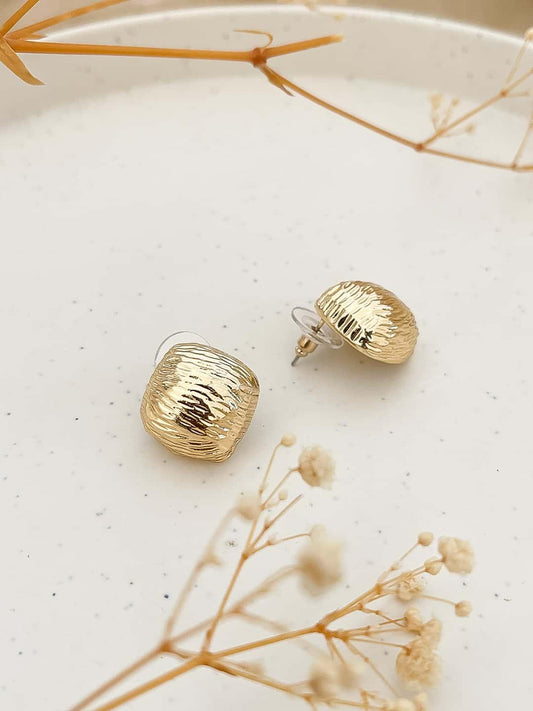 Ishhaara Simplified Geometric Hammered Metal Stud