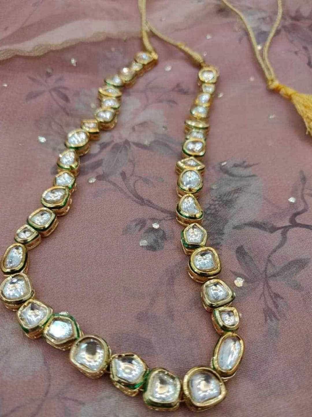 Ishhaara Single Line Abstract Kundan Necklace