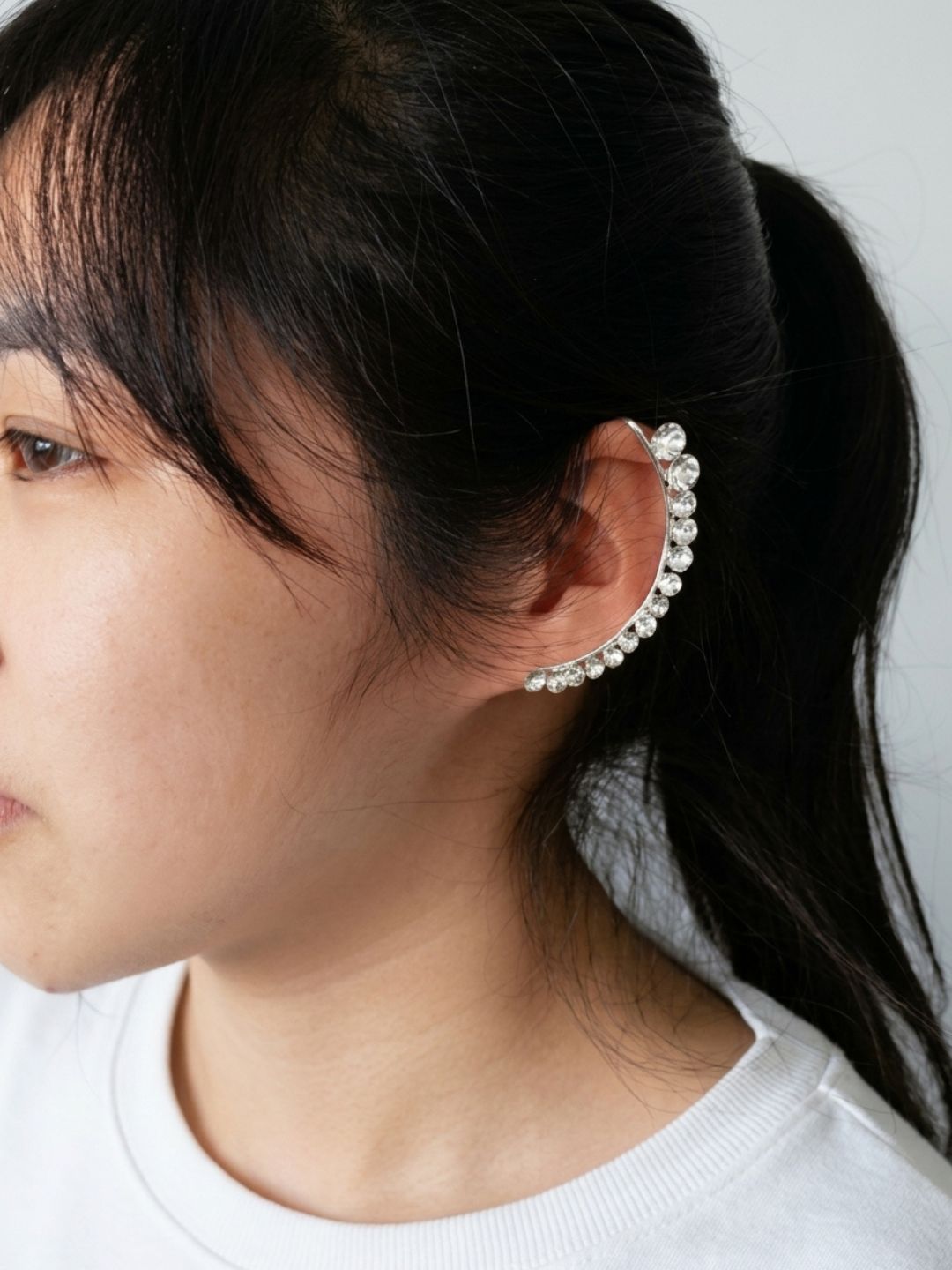 Ishhaara Single Sided Diamond Earcuff