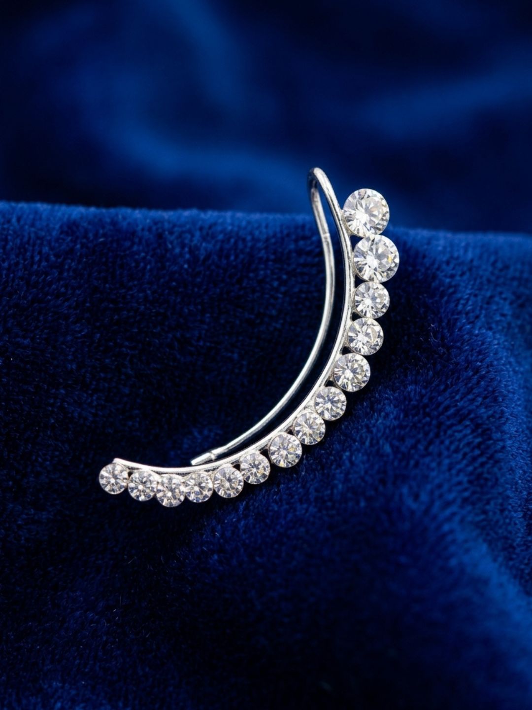 Ishhaara Single Sided Diamond Earcuff