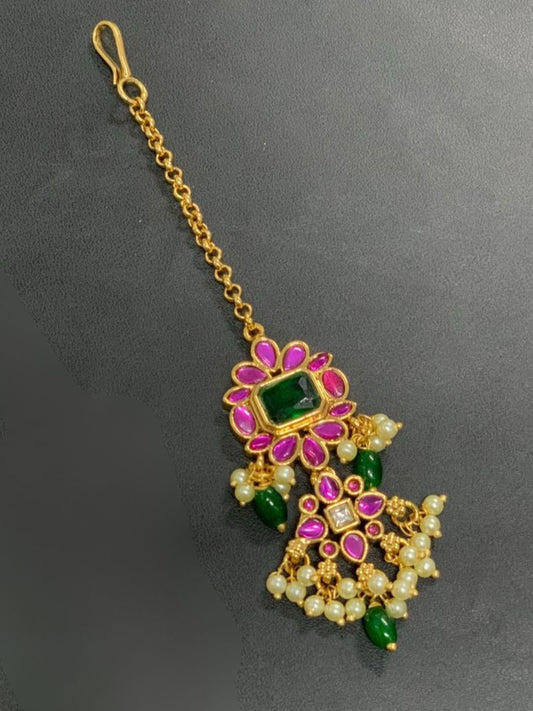 Ishhaara Small Pearl Maang Tikka