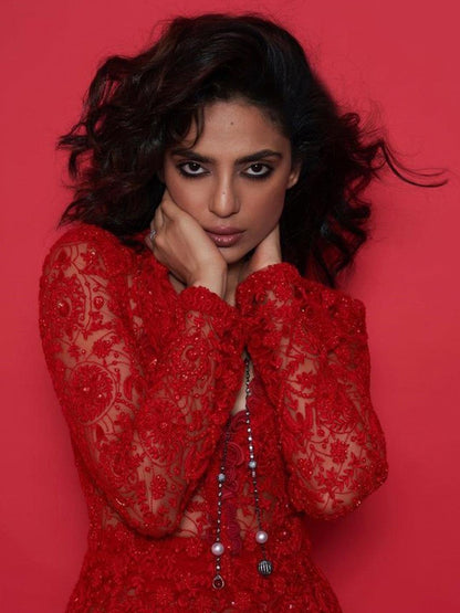 Ishhaara Sobhita Dhulipala In Victorian Tassel Necklace