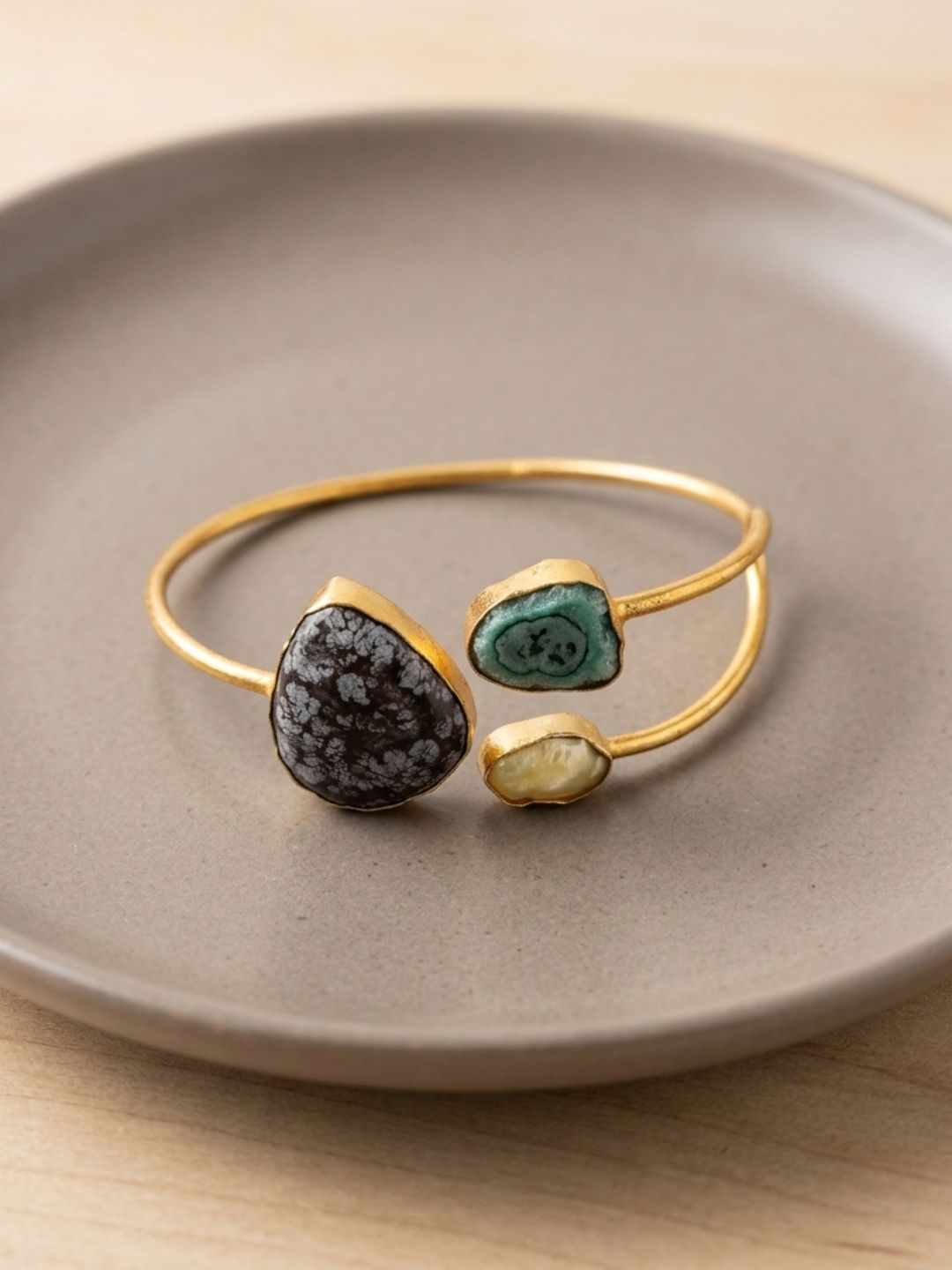 Ishhaara Solar Quartz Druzy Bangle