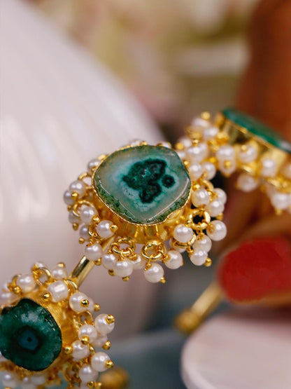 Ishhaara Solar Quartz Hand Cuff Green