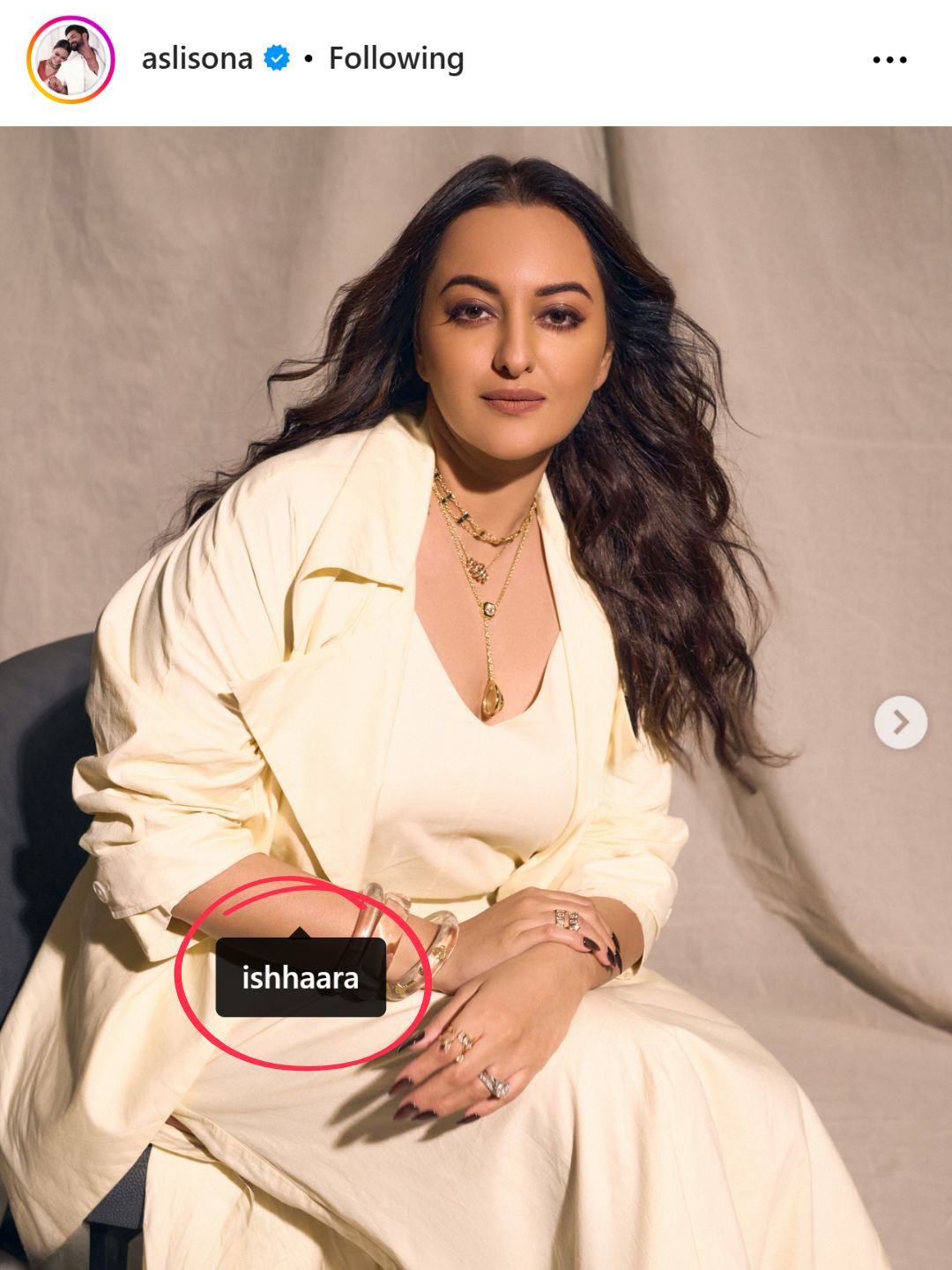 Ishhaara Sonakshi Sinha In Acrylic Cuff Bracelet