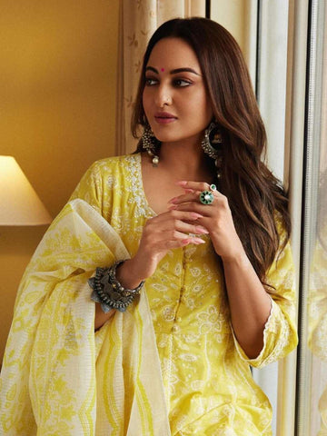 Ishhaara Sonakshi Sinha In Antique Brass Bangle Bracelet