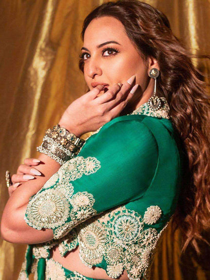 Ishhaara Sonakshi Sinha In Oxidised Flower Shaped Tribal Bangle