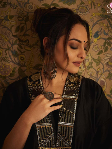 Ishhaara Sonakshi Sinha In Oxidised Heart Chakra Ring