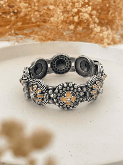 Ishhaara Sonakshi Sinha In Oxidised Tribal Bangle With Flowers