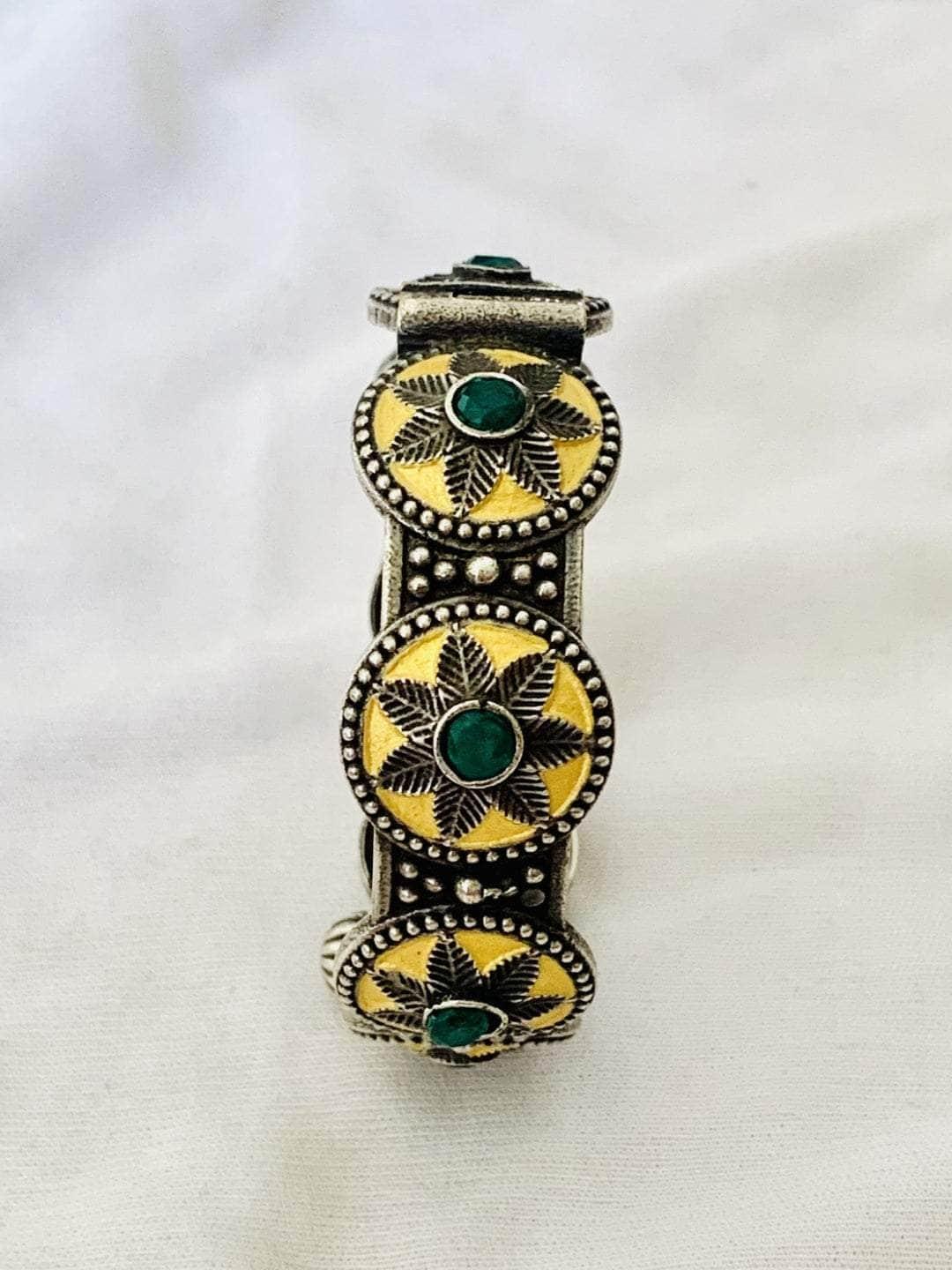 Ishhaara Sonakshi Sinha In Oxidised Tribal Bangle With Green Stones