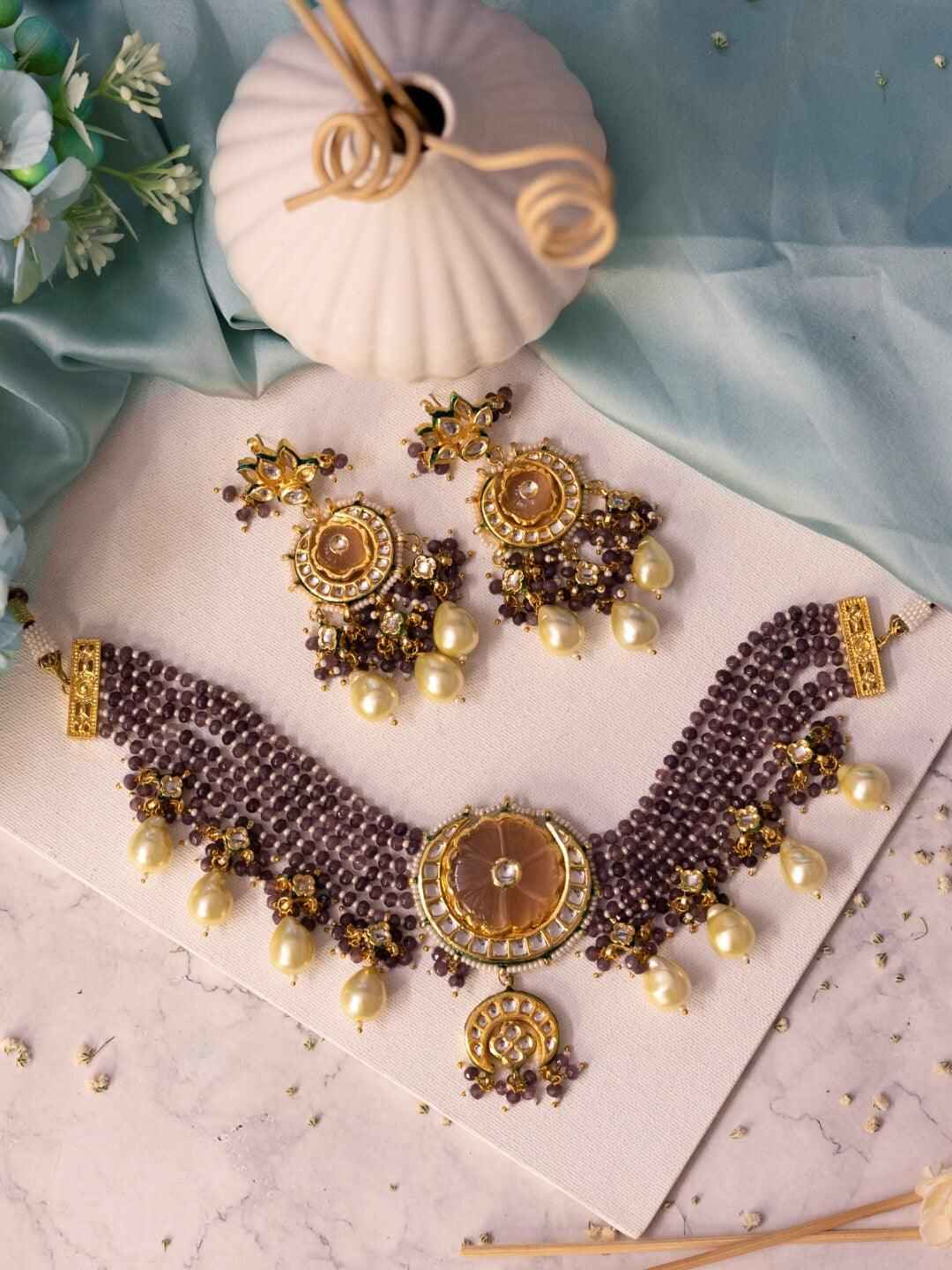 Ishhaara Sonal Chauhan in Center Flower Round Shaped Choker Necklace Set