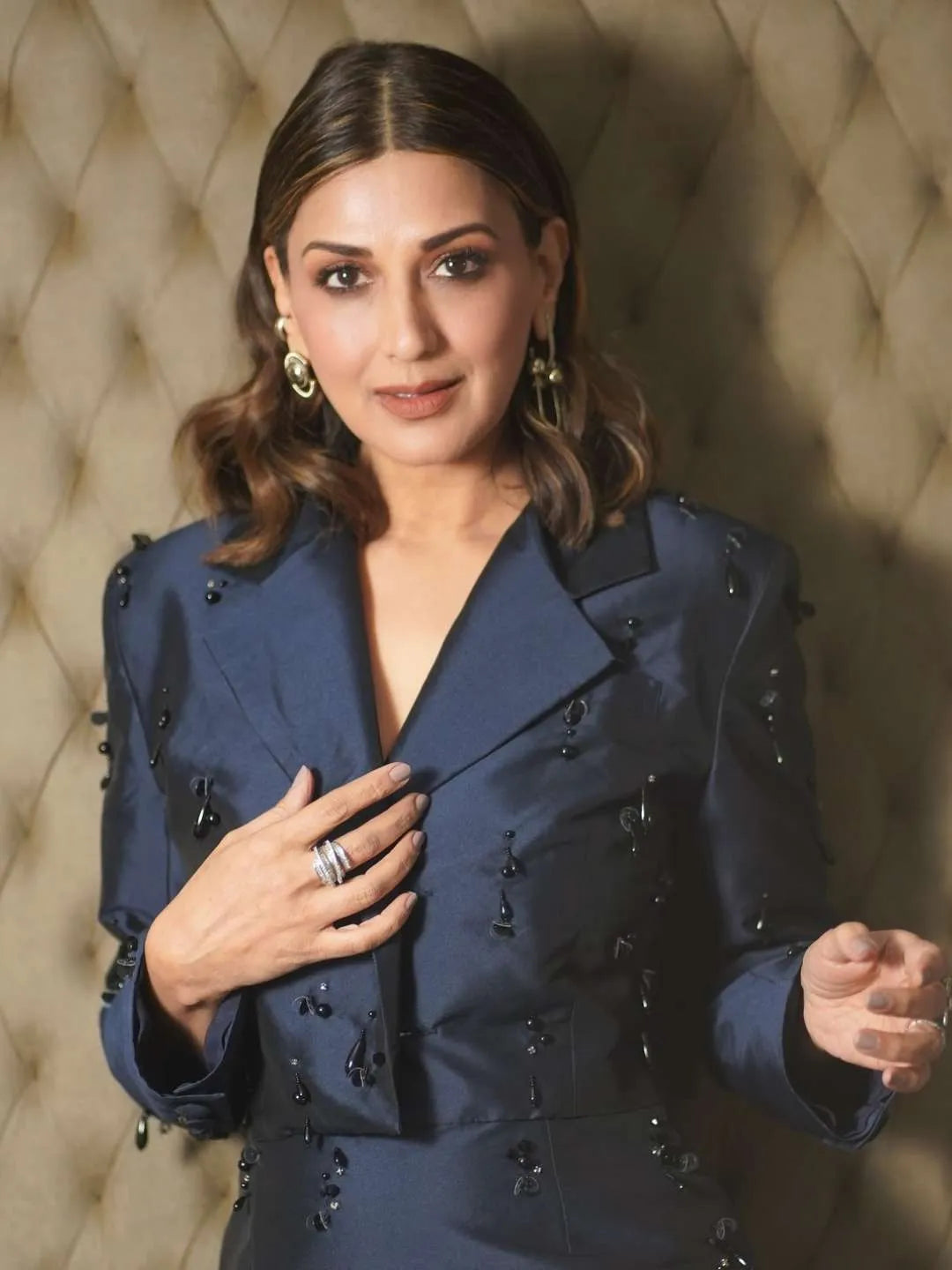 Ishhaara Sonali Bendre In High Quality Interwoven Geometric White Zircon Ring