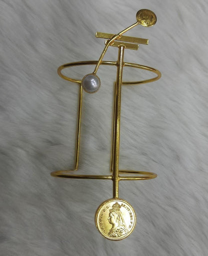 Ishhaara Sonali Bendre In Victorian Dollar Hand Cuff