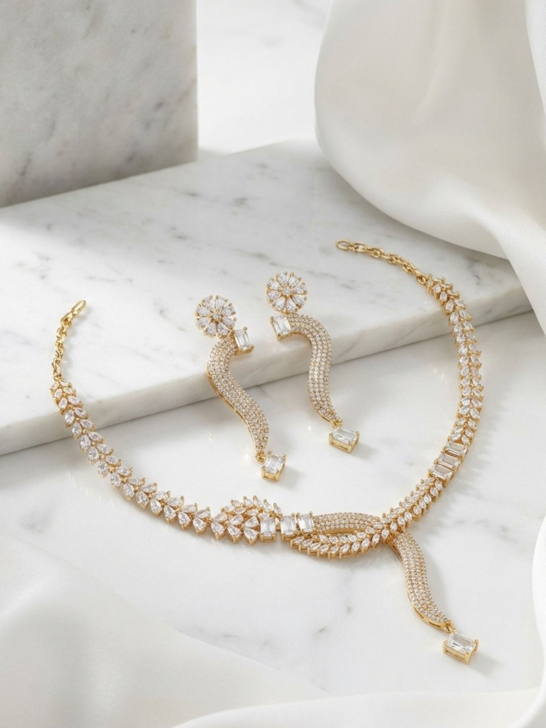 Ishhaara Sparkling Cubic Zirconia Necklace