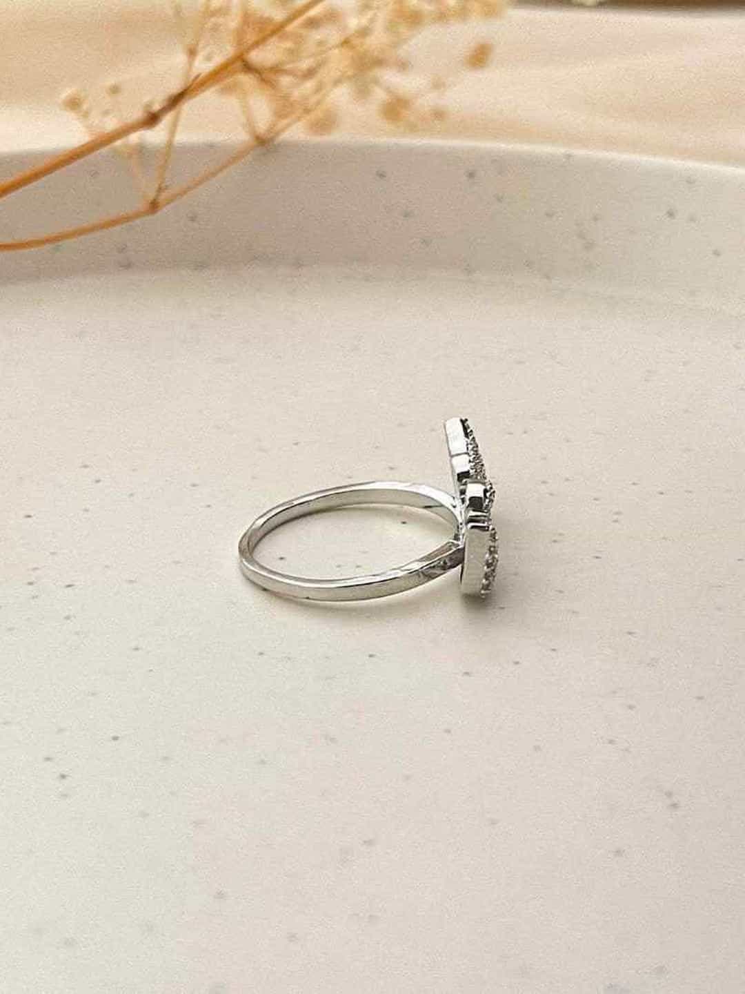 Ishhaara Sparkling Swan Zircon Engagement Ring