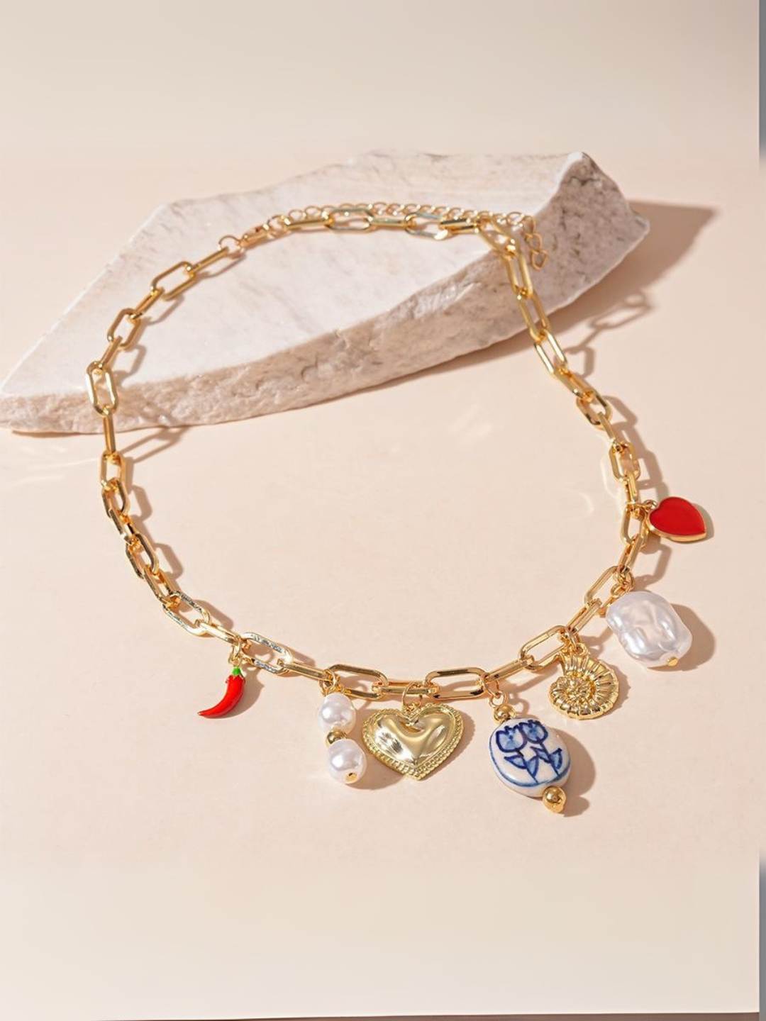 Ishhaara Spicy Sweetheart Necklace