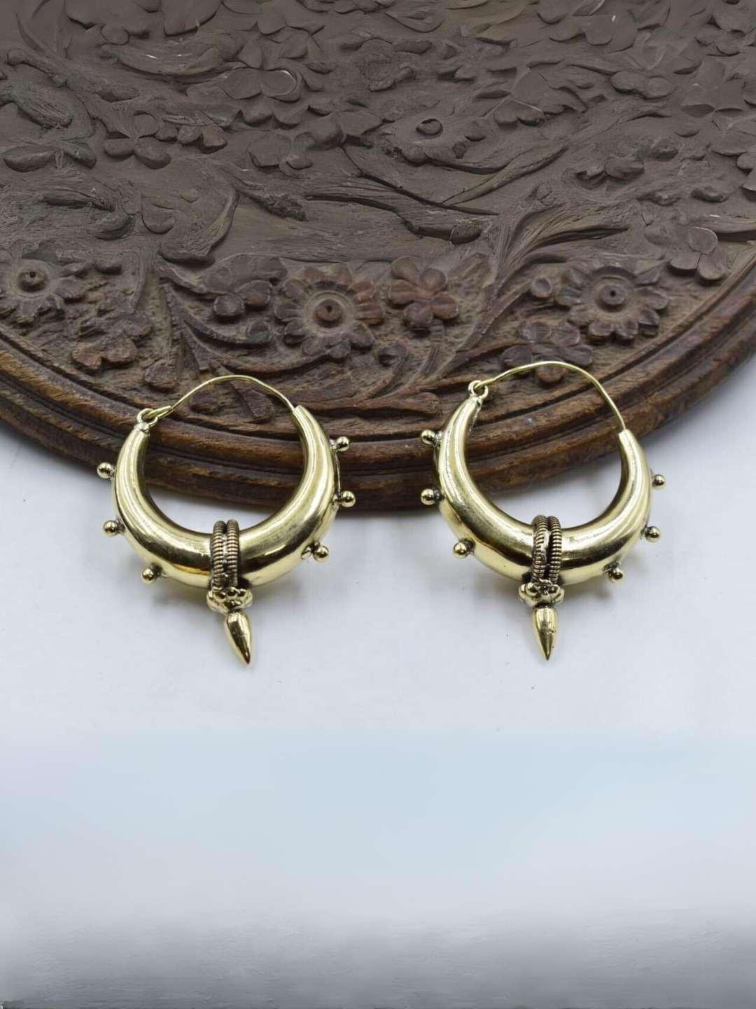 Ishhaara Spike Hoops